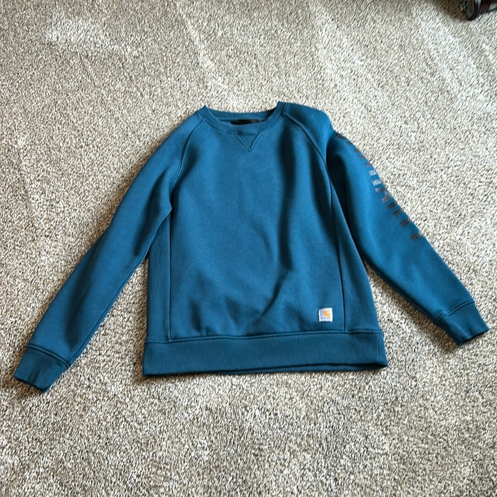 Womens Carhartt crewneck sweatshirt, size M.
